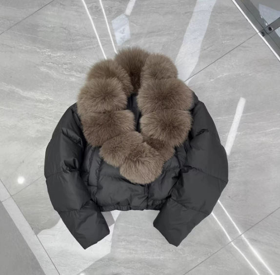 Women's Detachable-hood High-waisted Short Puffer Coat With A Large Fur Collar