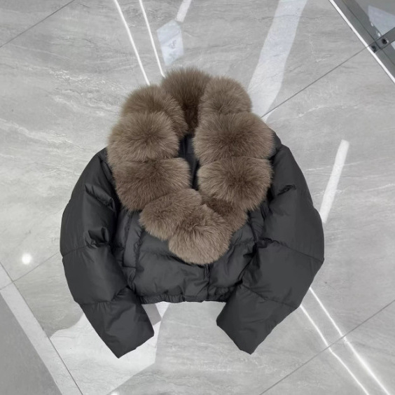 Women's Detachable-hood High-waisted Short Puffer Coat With A Large Fur Collar