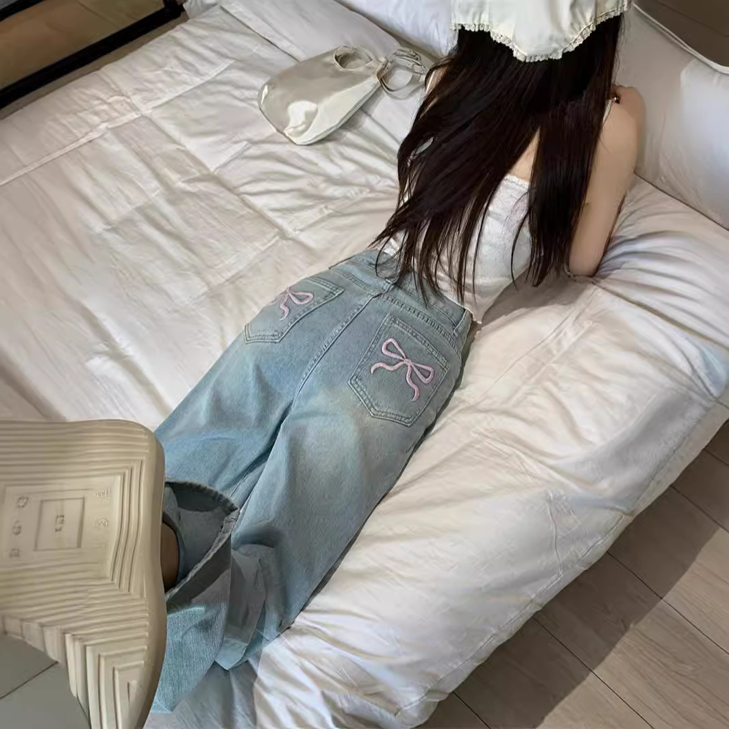 Women's Korean-style Bow-tie Embroidered Straight-leg Jeans