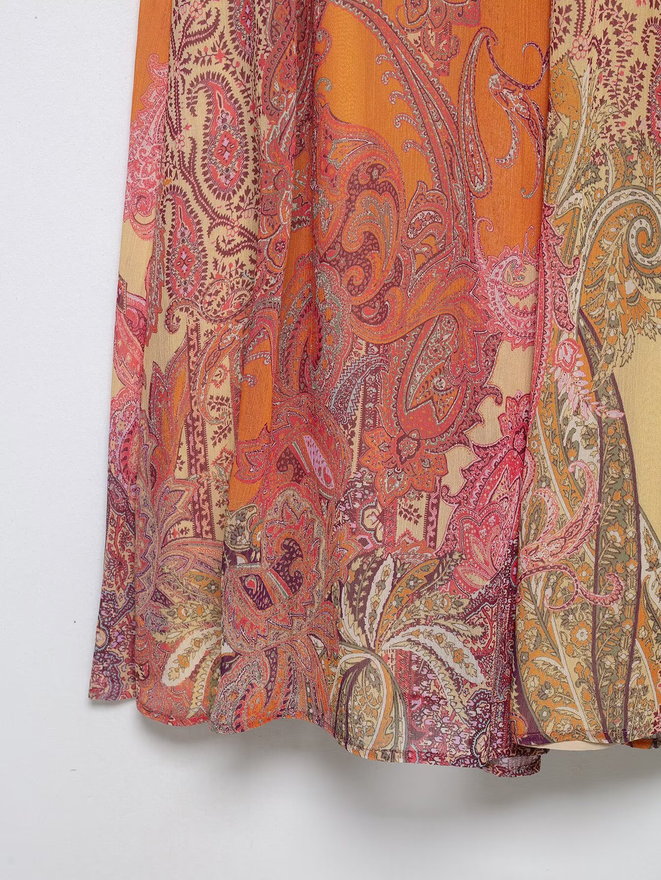 Women's Printed Midi Skirt With A Belt