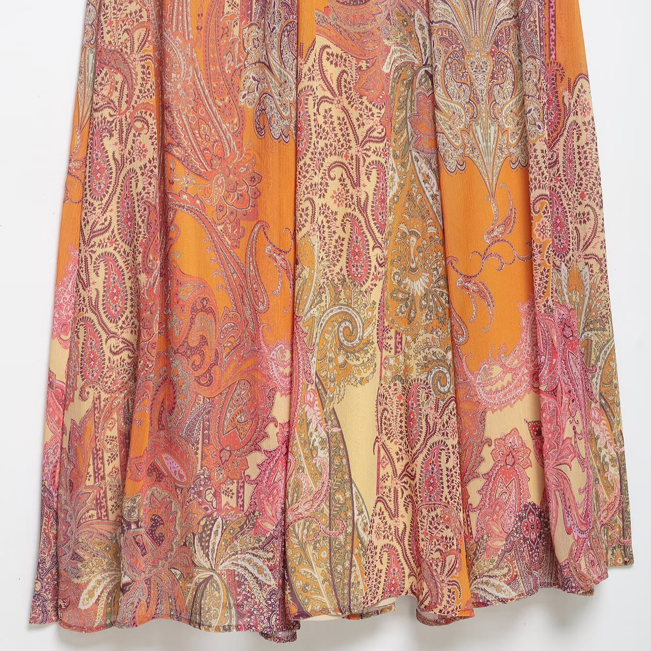 Women's Printed Midi Skirt With A Belt