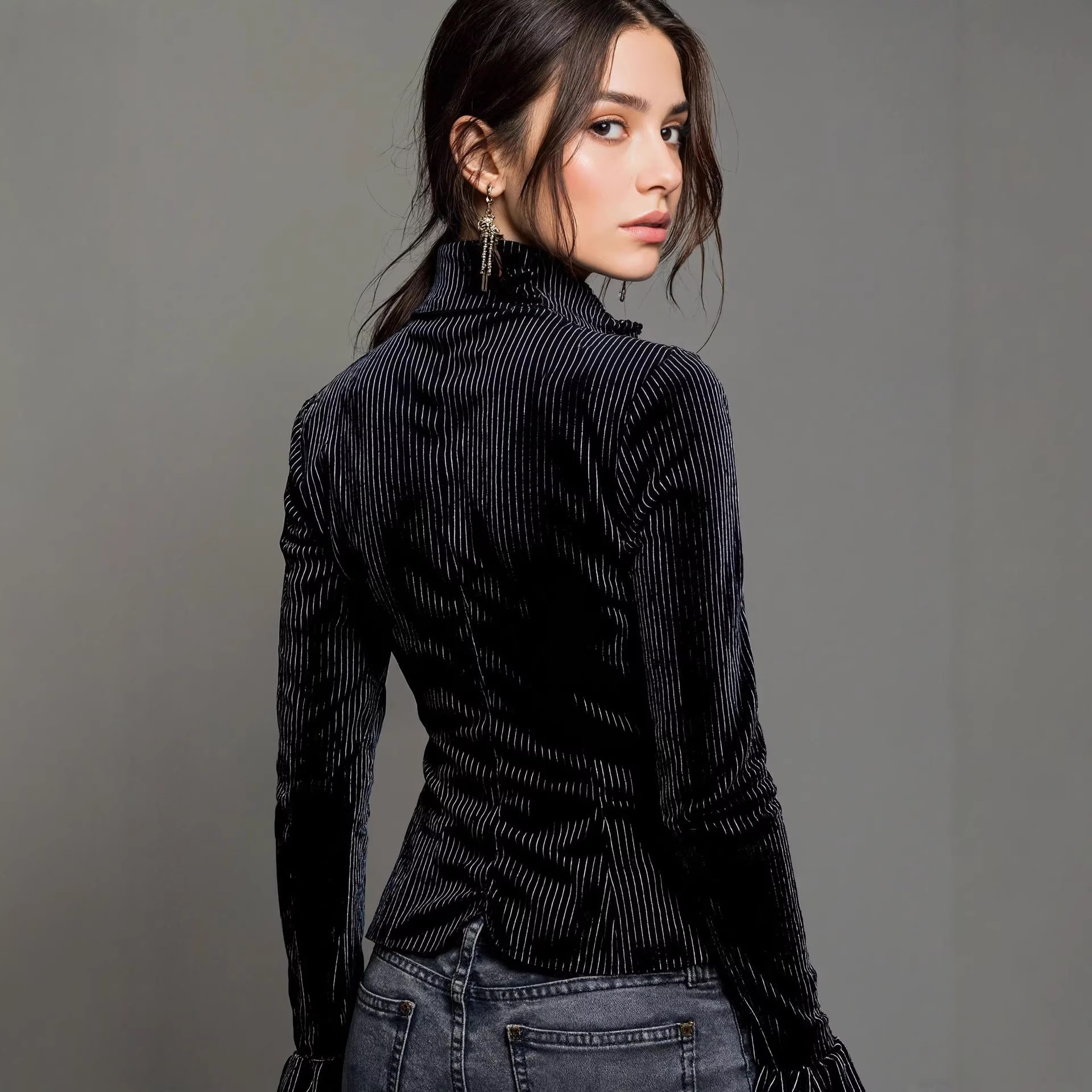 Women's V-neck Slim-fit Long-sleeve Top New Style