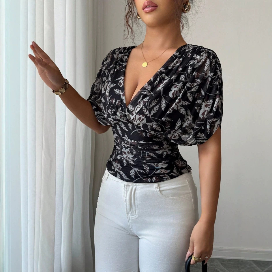 Womens Printed Slimit ShortSleeve Dress With A Deep V-Neck