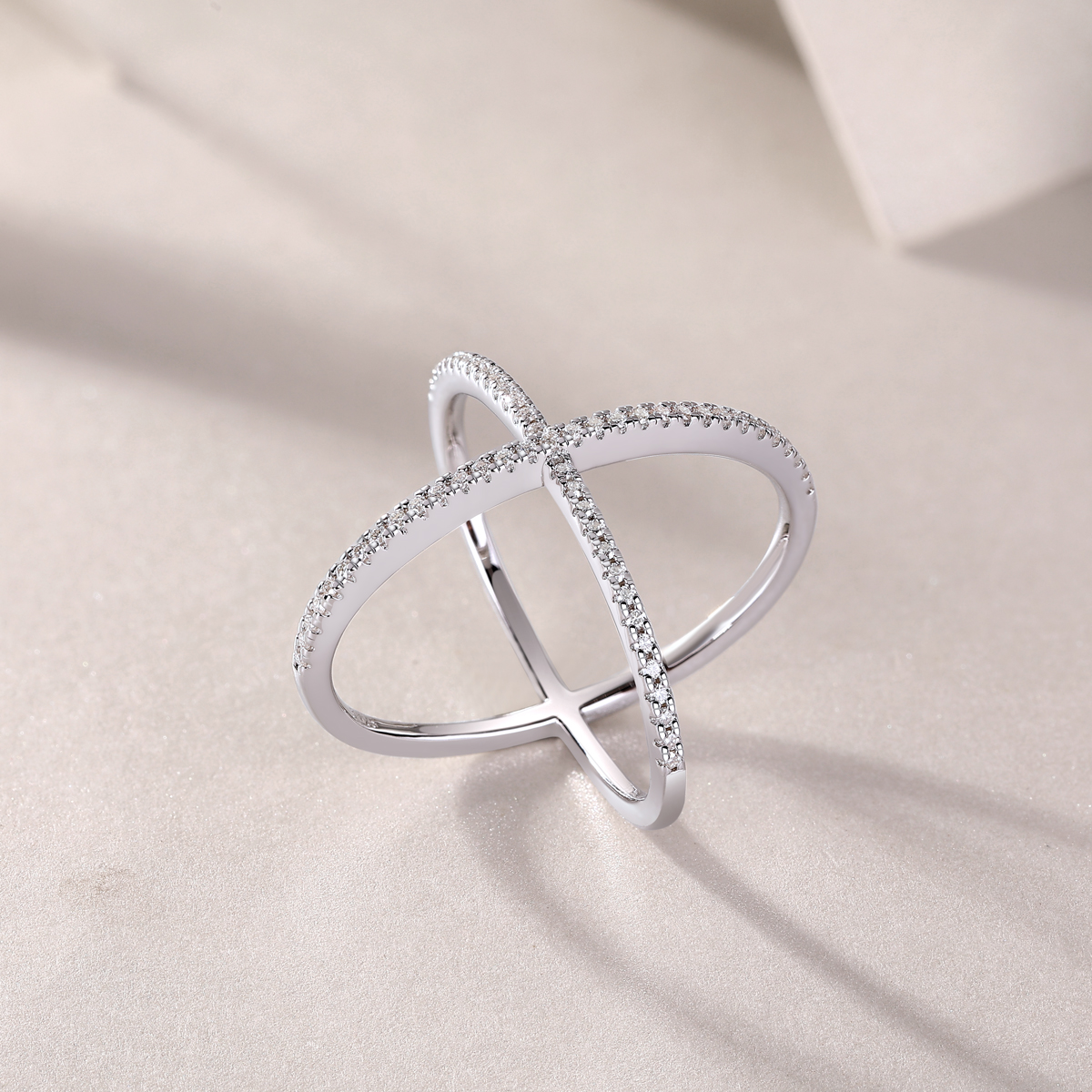 X-shaped Heart Movement - Set With Top-quality Moissanite Silver And Platinum-plated